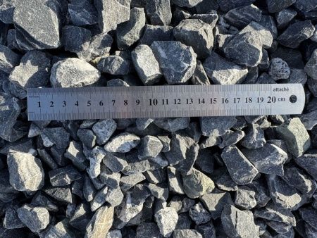 Крошка доломитовая черная 20-40 мм