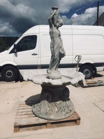 Фонтан  с гречанкой №219