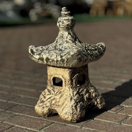 фонарь каменный домик