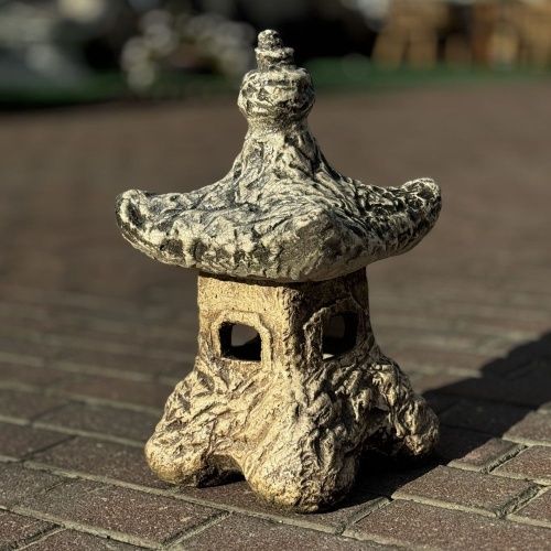 фонарь каменный домик