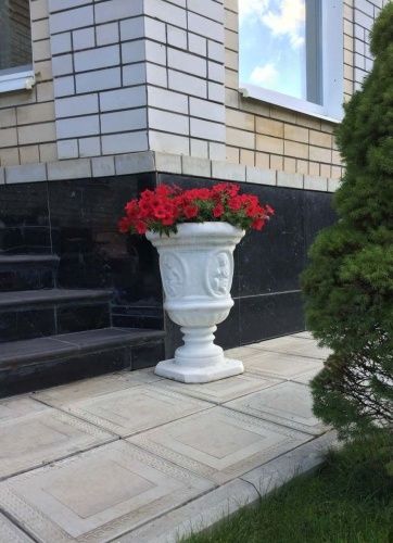 Кубок с барельефом №415