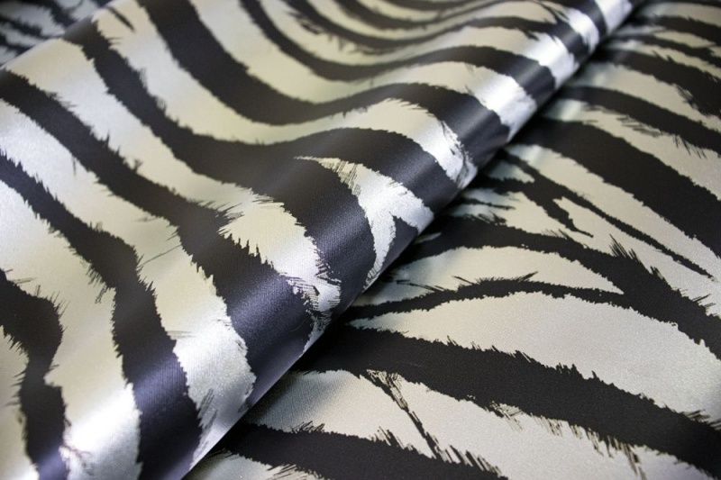 Виниловые фотообои Roberto Cavalli 8 RC19123