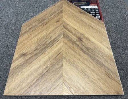 Шеврон Лувр