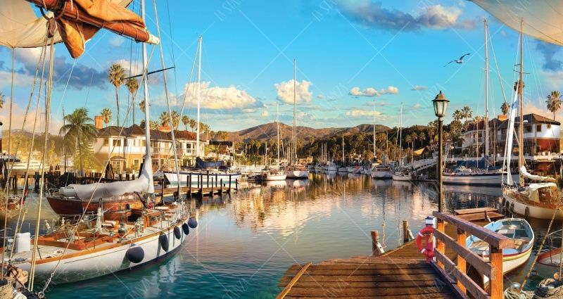 Фреска Яхты в марине на причале