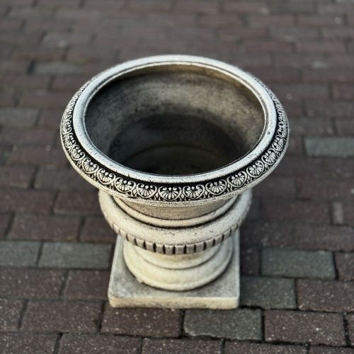 Вазон "Версаль с рельефом