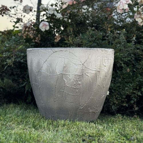 Дана с рельефом