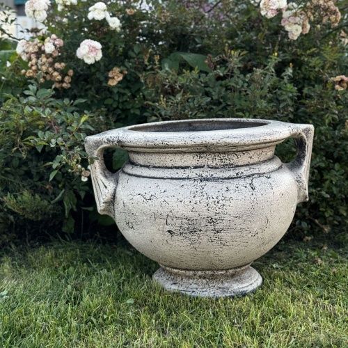 Грация с ручками