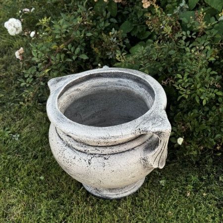 Грация с ручками