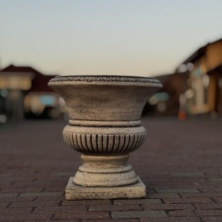 Вазон "Версаль с рельефом