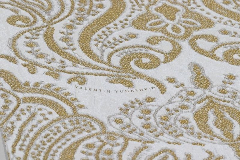 Valentin Yudashkin 586075