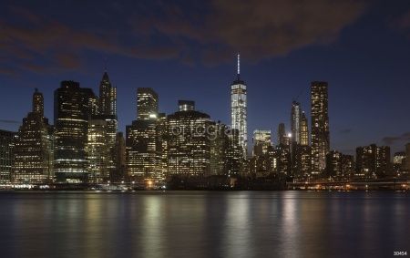 Ночной вид на небоскреб Art.30454