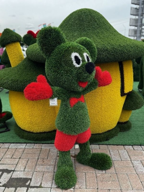 Микки мальчик зеленый