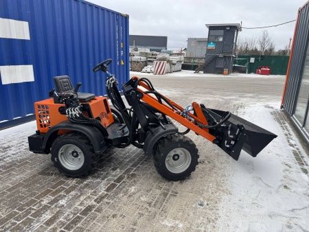 Мини-погрузчик КТЗ-2