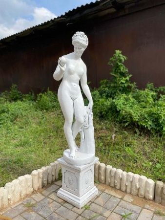 Скульптура Ева с яблоком 110