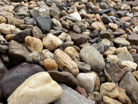 Многоцветная галька немытая